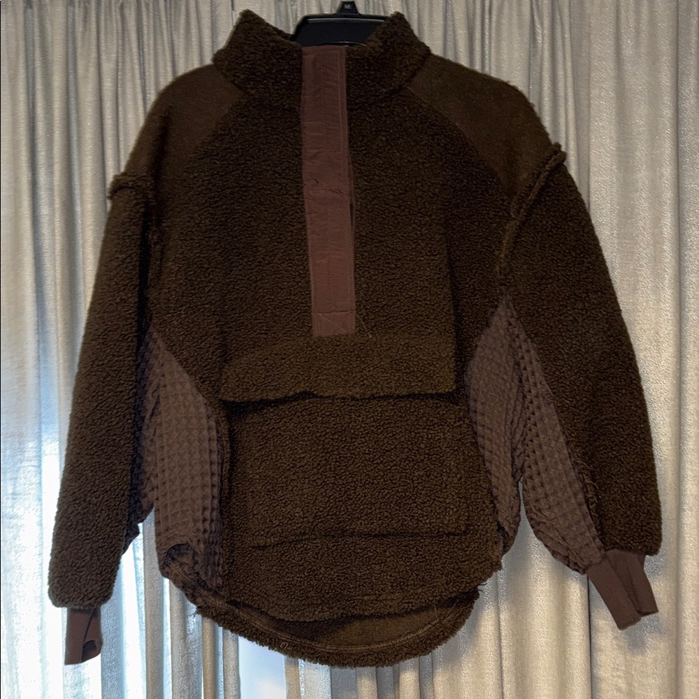 Urban Outfitters BDG Quarter Velcro Sherpa
